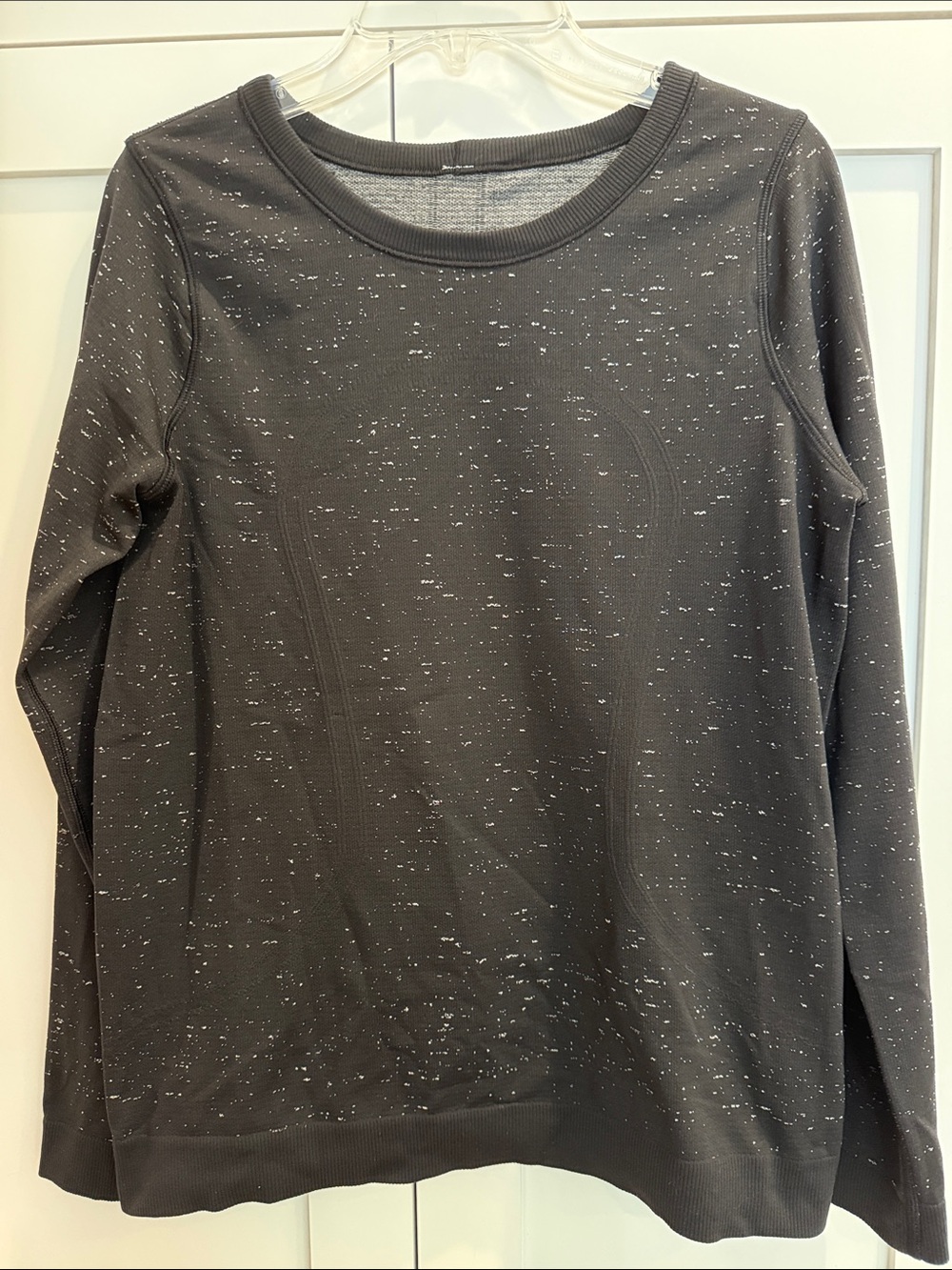 Lululemon long sleeve athletic top. Black with white speckles
